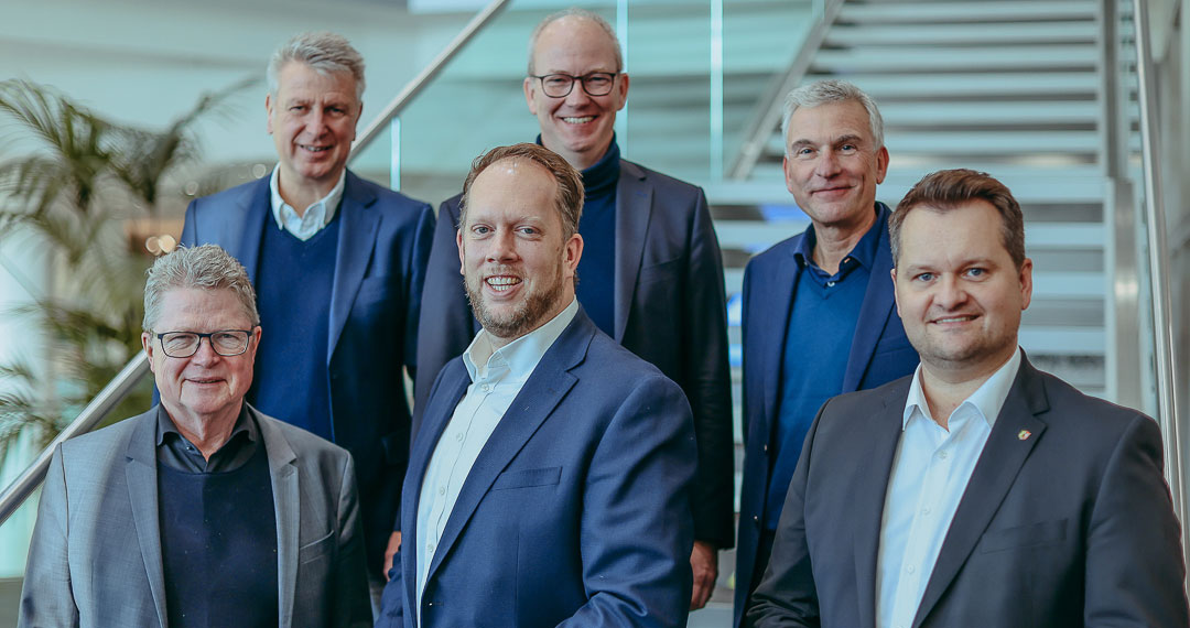 Gruppenbild: Dr. Volker Schrage, Marco Schmitz MdL, Christian Berger MdL; hintere Reihe v. l.: Thomas Müller, Daniel Hagemeier MdL, Dr. Dirk Spelmeyer.